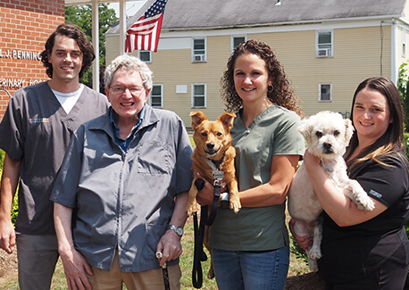 http://thewindsoranimalclinic.com/wp-content/uploads/2025/04/2025-team-about-page-458x325.jpg